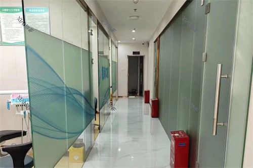 深圳德诺口腔诊所走廊.jpg