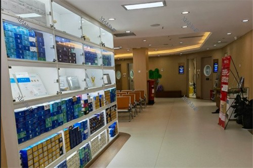 成都新桥口腔(光华店)展柜.jpg